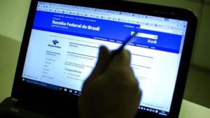 Imposto Renda Irpf Receita Federal Foto Marcelo Camargo Agbr 1024x576 - Contabilidade em Brasília | Vértice Contadores e Associados S/S Ltda.